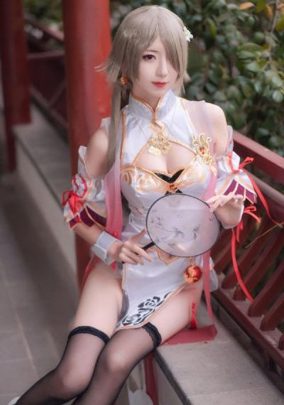 春潮烂漫海堂红